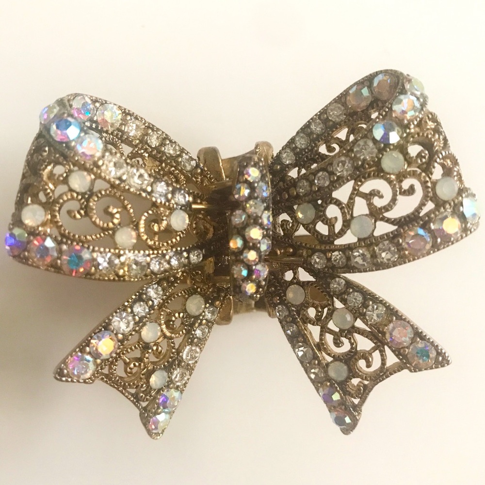 Brass-Toned Bow Ribbon Hair Clip with Line Stones